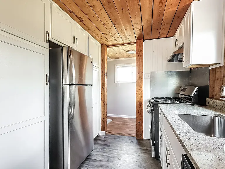 120 Pickford St — Photo 5