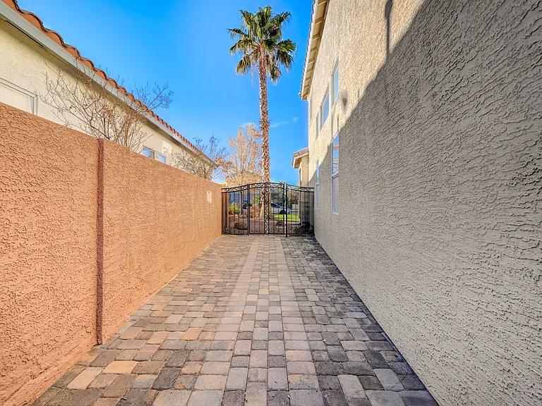 1005 Prestige Meadows Pl — Photo 47
