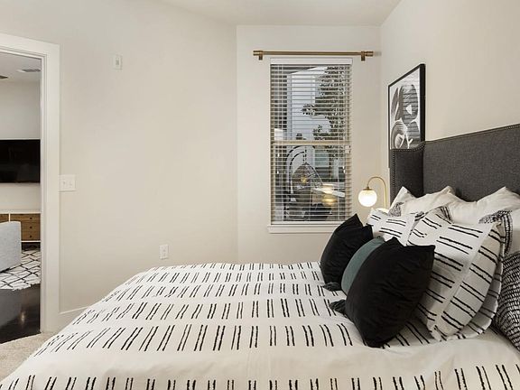 2nd image of 1522 N Memorial Way #524