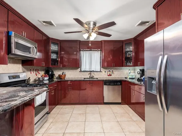 161-36 95th Street image 7 of 27