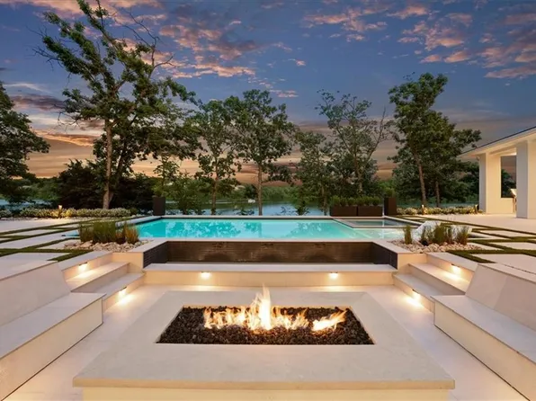 16513 Macallister Ct, Loch Lloyd, MO 64012