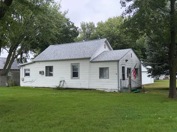 103 Hanover St, Holstein, IA 51025