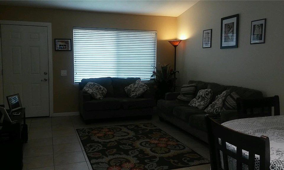 2nd image of 307 S Doral St