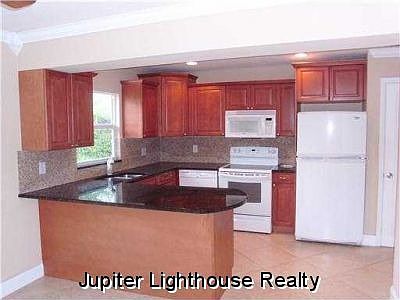 2nd image of 421 Neptune Rd
