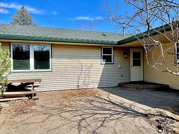 3rd image of 237 Butternut Ave