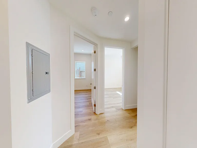 2952 Folsom St — Photo 5