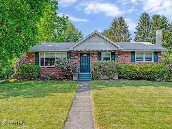 1210 Heritage Dr, Stroudsburg, PA 18360