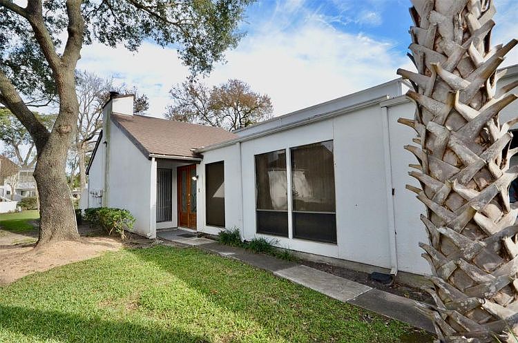 1st image of 7655 S Braeswood Blvd APT 6