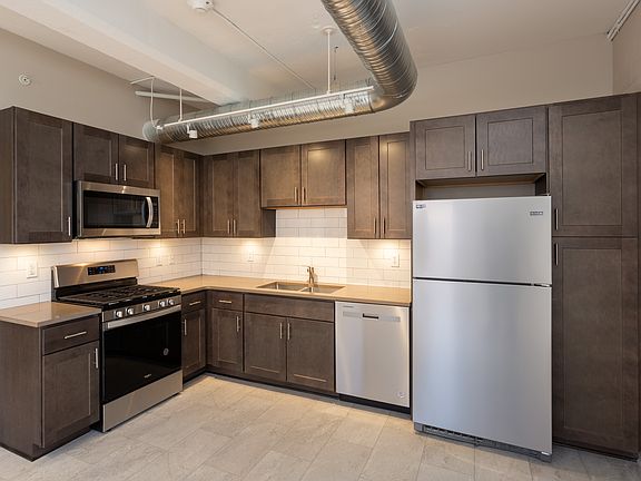5th image of 936 Delaware Ave #B3