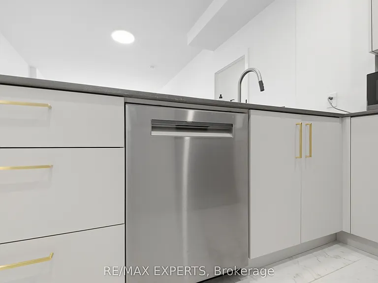 208 Queens Quay W #2211 — Photo 10