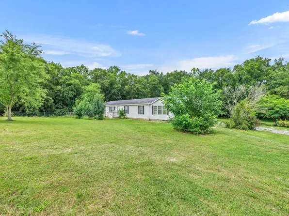10095 Highway 231 N, Bethpage, TN 37022