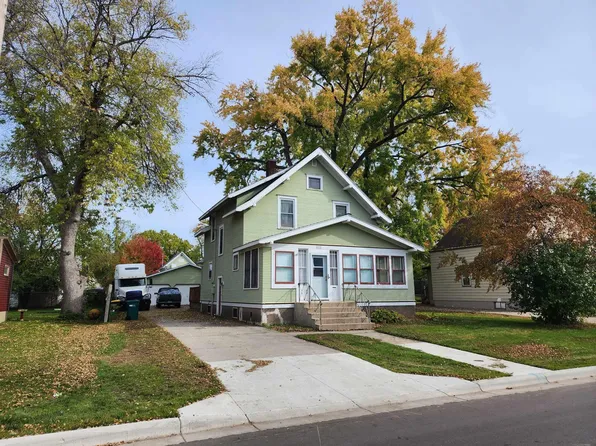 613 2nd St SE, Willmar, MN 56201