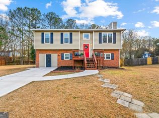 2967 Hollow Ln, Powder Springs, GA 30127