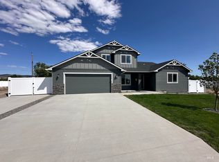 915 Twilight St, Weiser, ID 83672