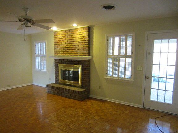4th image of 3205 Highland Dr