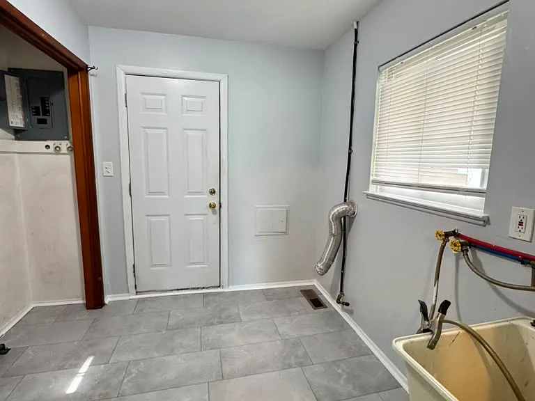 13470 Charlotte Ave — Photo 8