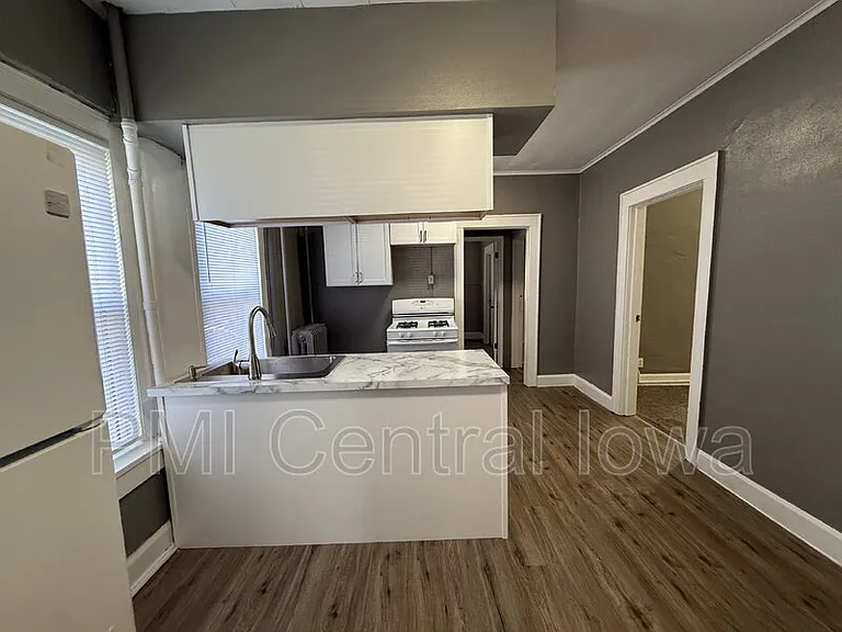 1301 E 12th St #2 — Photo 3