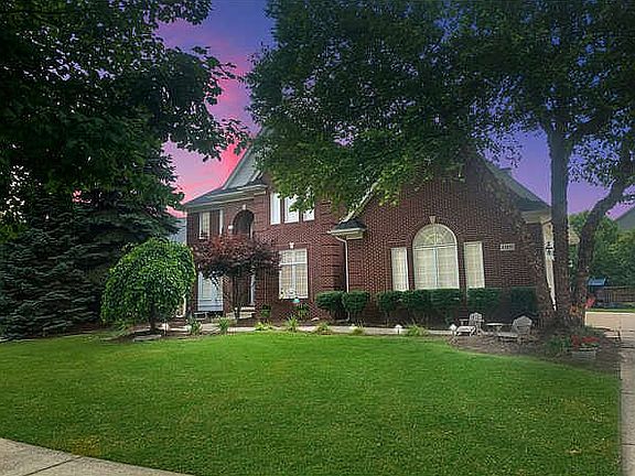 3rd image of 43855 Wabeek Ln