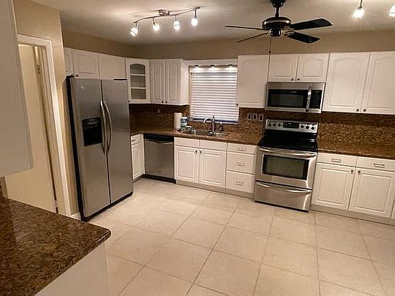 5th image of 952 Mockingbird Ln APT 607A