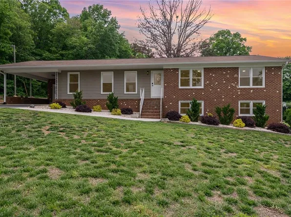 1082 McDowell Rd, Asheboro, NC 27205