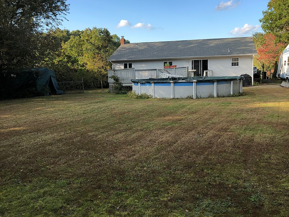 1st image of 62 Mastic Blvd W