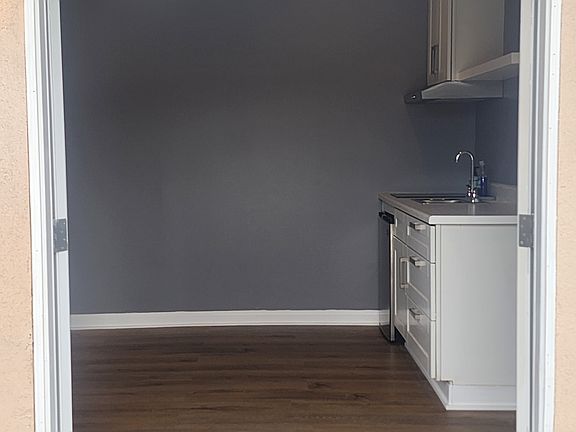 2nd image of 4705 Butterfly Ln
