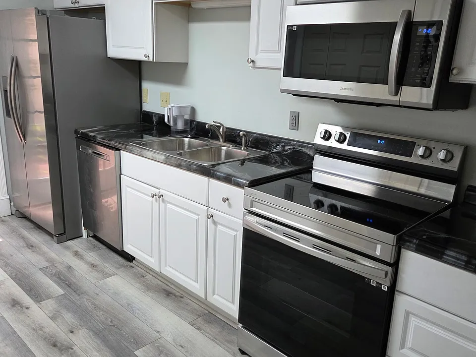 1609 Madison Dr #7