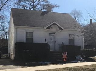 573 Locust St, Elgin, IL 60123