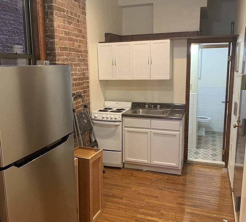 2nd image of 235 W 18th St #1WF