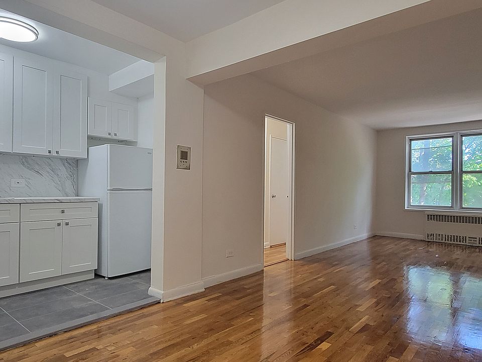 1st image of 825 Ocean Pkwy #107