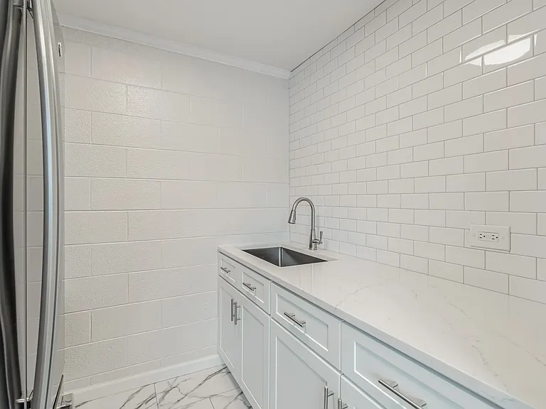 2114 Washington Ave #3 — Photo 8