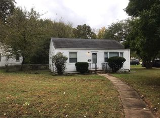 8212 Davenport Dr, Saint Louis, MO 63134