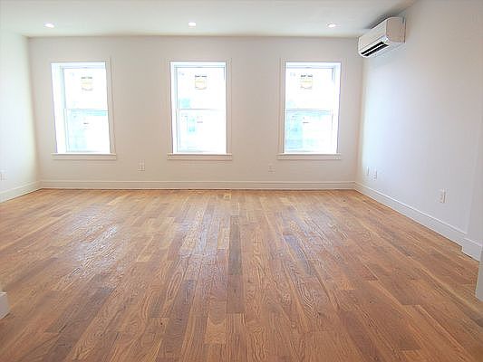 1st image of 129 Quincy St APT 3