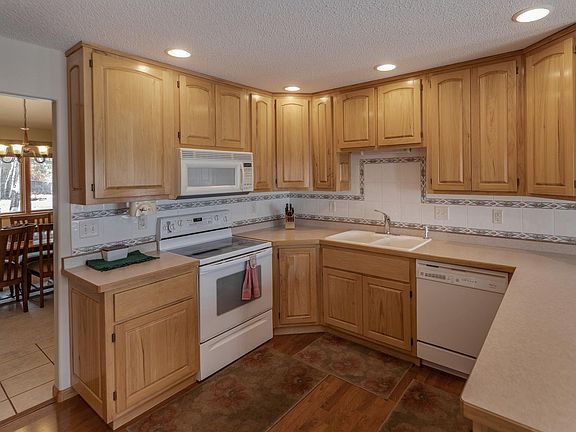 5th image of 12385 S Bay Ct NE