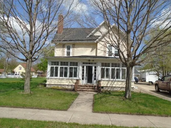 416 N 7th St, Estherville, IA 51334