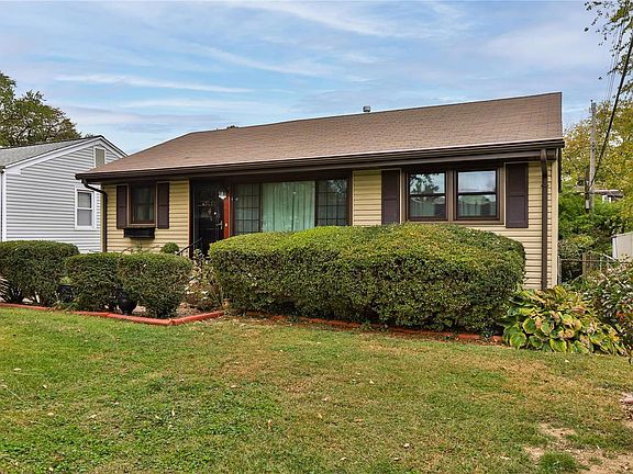 3rd image of 3431 Saint Donald Ln