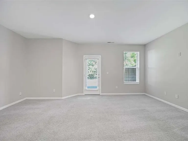 2626 Parrish Ct — Photo 14