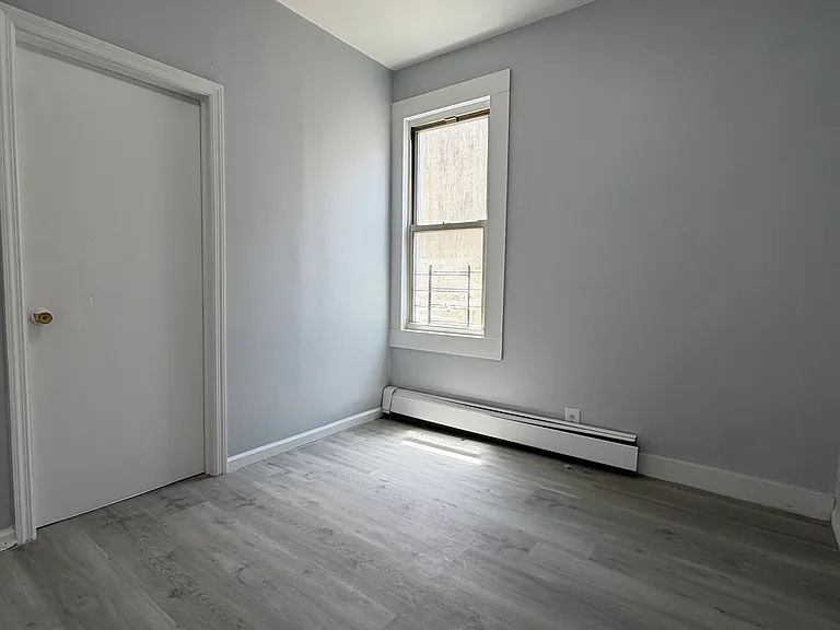 67 Van Cortlandt Park Ave #3L — Photo 6