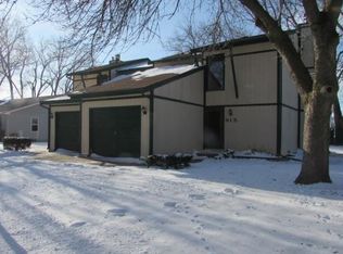 917 Alpine Ct, Oshkosh, WI 54901