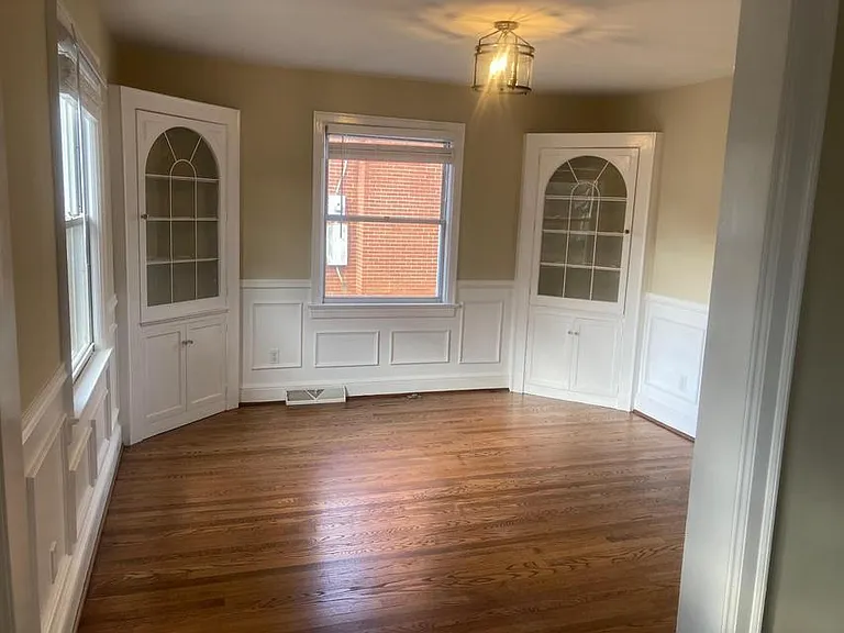 516 N Market St — Photo 5
