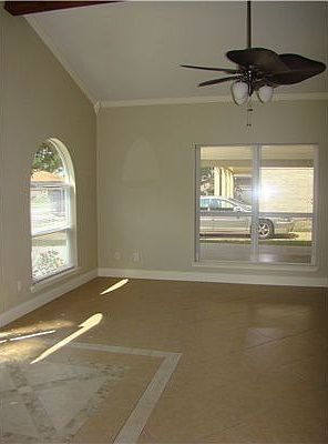 4th image of 10141 Deerfield Dr
