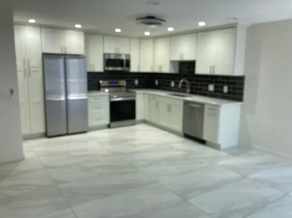 4566 Cove Dr #D, Carlsbad, CA 92008