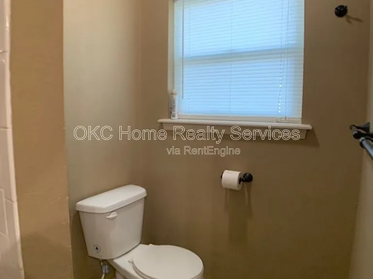 5809 NW 62nd St — Photo 16