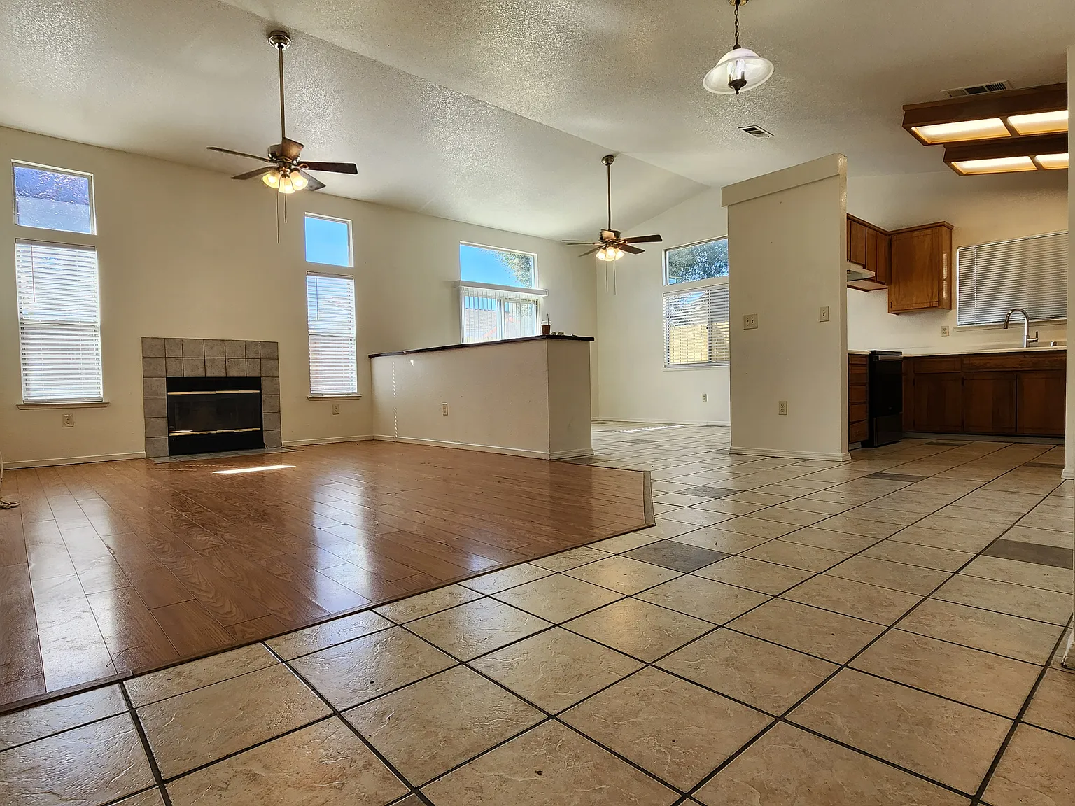4 bed, 1510 sqft, $2,400 — Photo 3