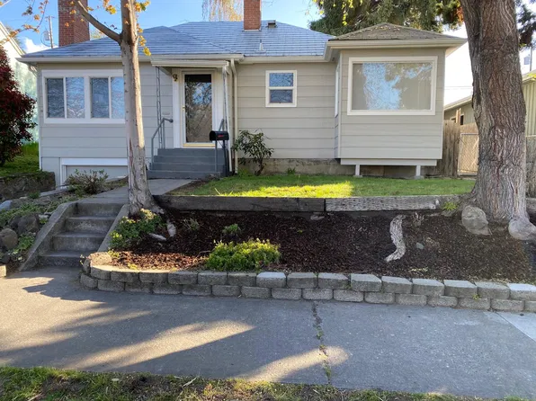 616 W 10th St, The Dalles, OR 97058