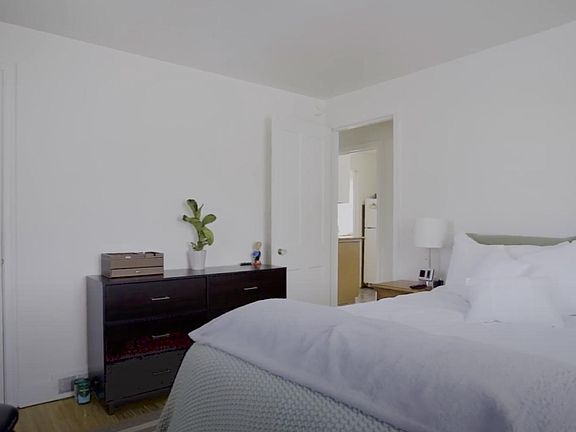 5th image of 17 Southview Ter #17