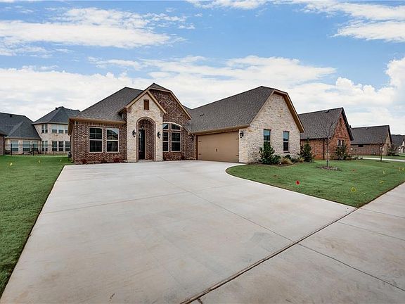5th image of 2109 Clive Dr