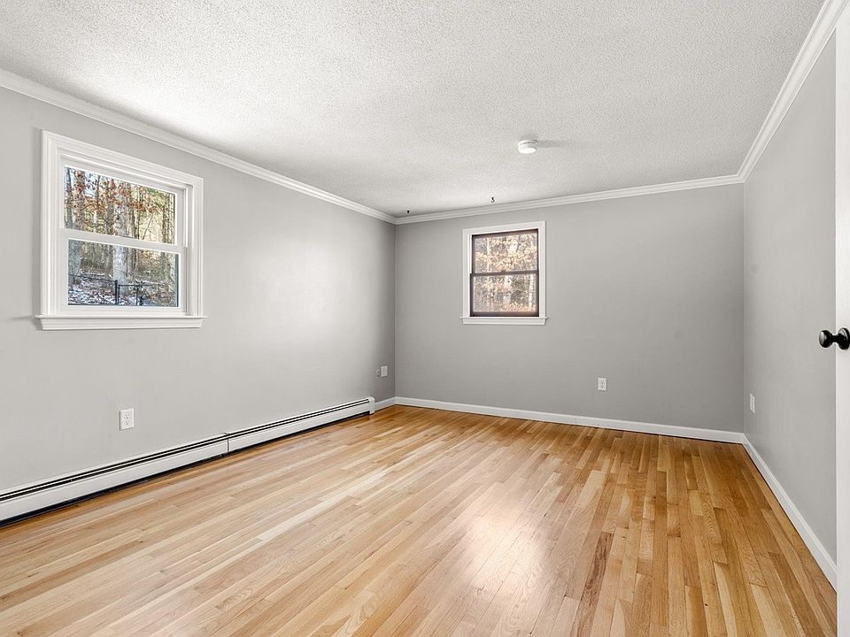 2nd image of 121 Daniel Dr