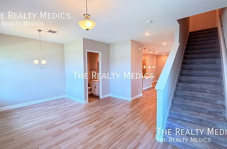 6495 Cyrils Dr — Photo 11