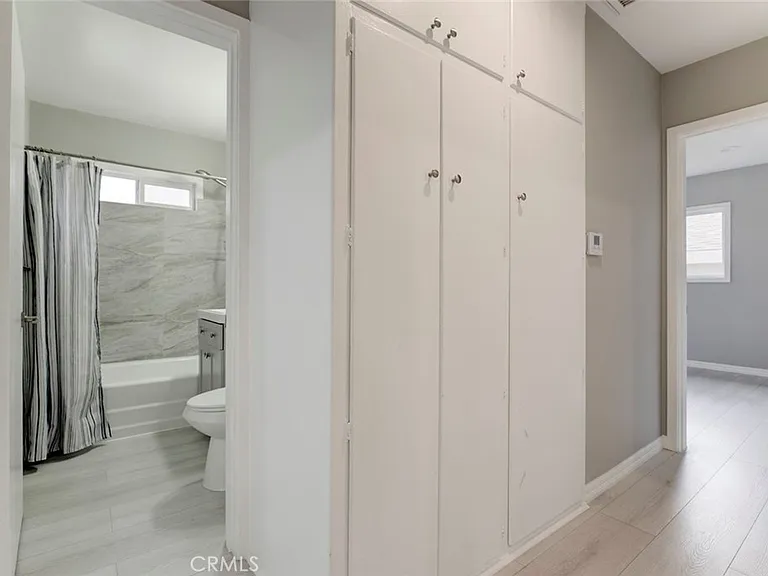10935 Nassau Ave — Photo 20